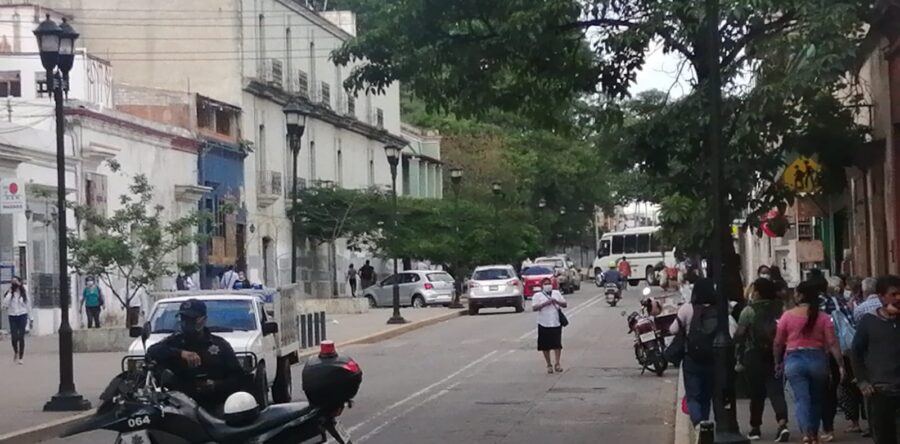 FIPOO mantiene protesta en avenida Independencia en el centro de la ciudad