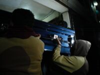 Llegan los restos mortuorios de los migrantes fallecidos en Texas