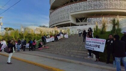 Protestan agremiados del Sindicato Libertad para exigir la liberación de Guadalupe Díaz Pantoja