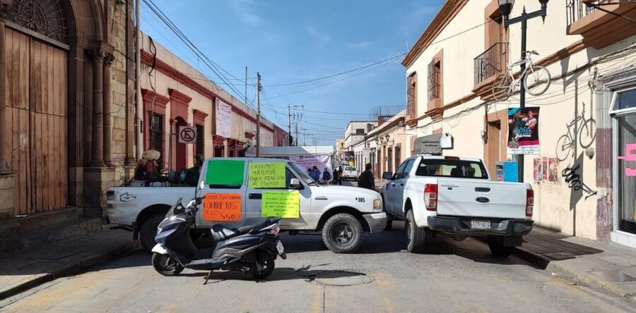 Continúan en paro de labores los trabajadores del Área de Vectores