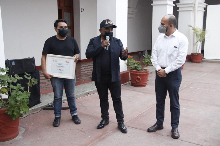 La Casa de la Cultura Oaxaqueña reconoce la labor y trayectoria de Rótulos Bautista