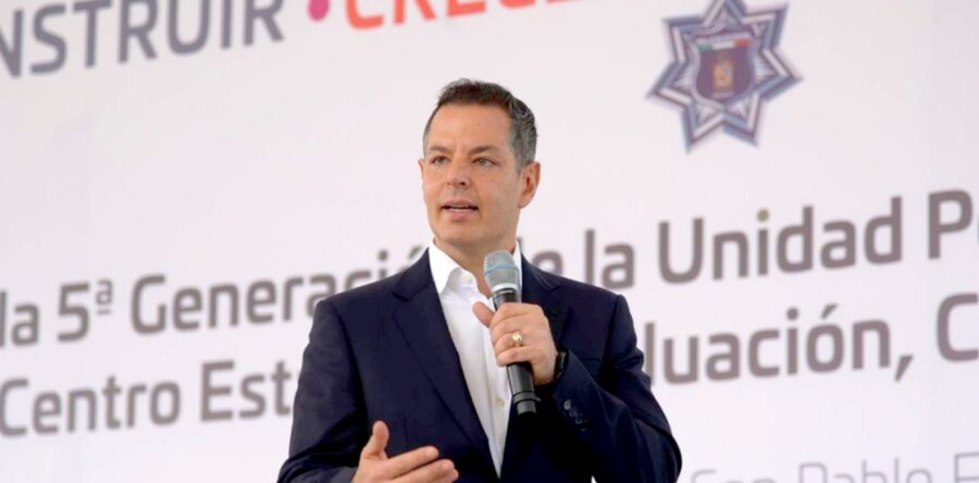 Entrega AMH insignias a 5ª generación de la Unidad Policial de Operaciones Especiales de Oaxaca