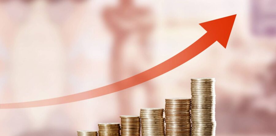 Banxico advierte más inflación y menos crecimiento; recorta previsión para 2023