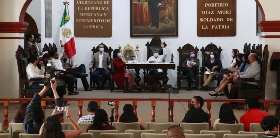 Basura, vialidad, obras de Telmex, fuentes de recursos municipales: Alfredo Martínez de Aguilar