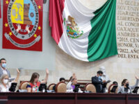 Autoriza Congreso cambio de regidoras en Tataltepec y Chihuitán