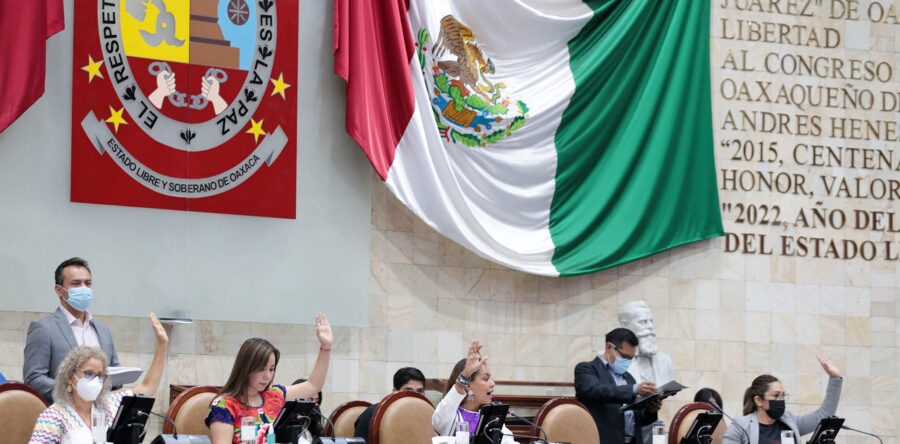 Autoriza Congreso cambio de regidoras en Tataltepec y Chihuitán