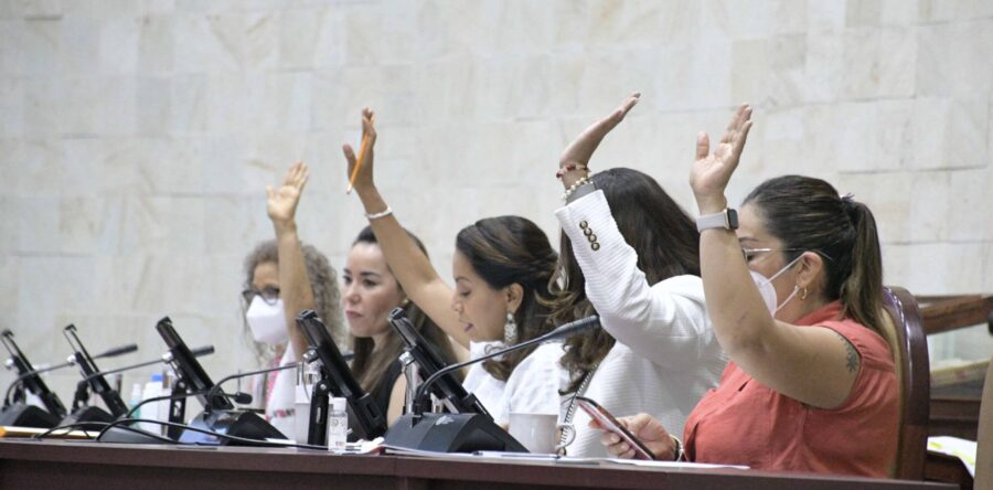 Congreso solicita campañas para prevenir embarazos en niñas y jóvenes
