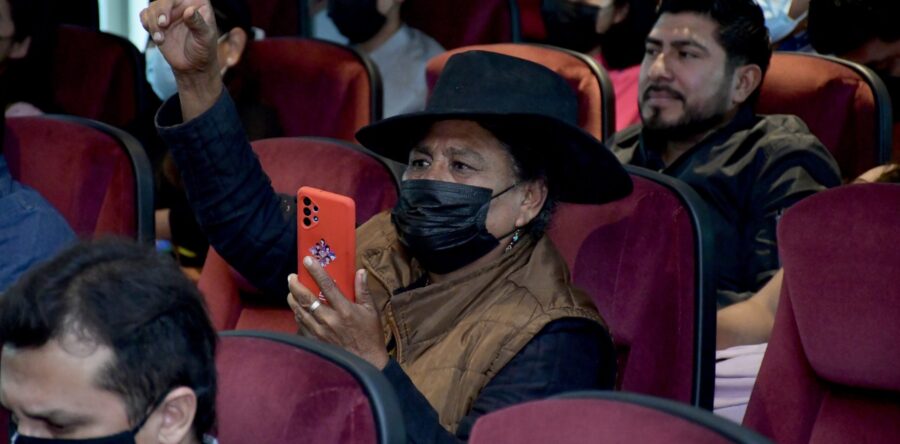 Congreso promueve la participación de mujeres en la industria del mezcal