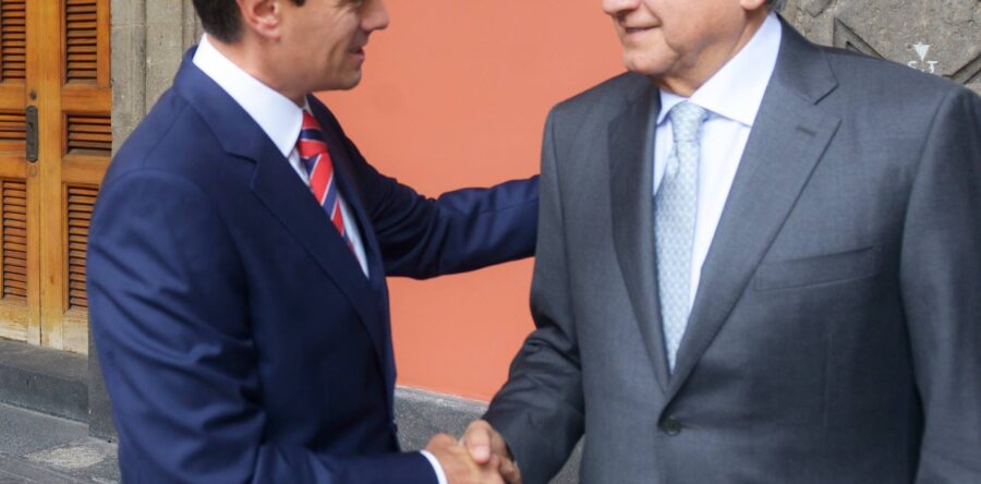 Ningún pacto puede competir con el poder absoluto de la presidencia: Carlos Ramírez