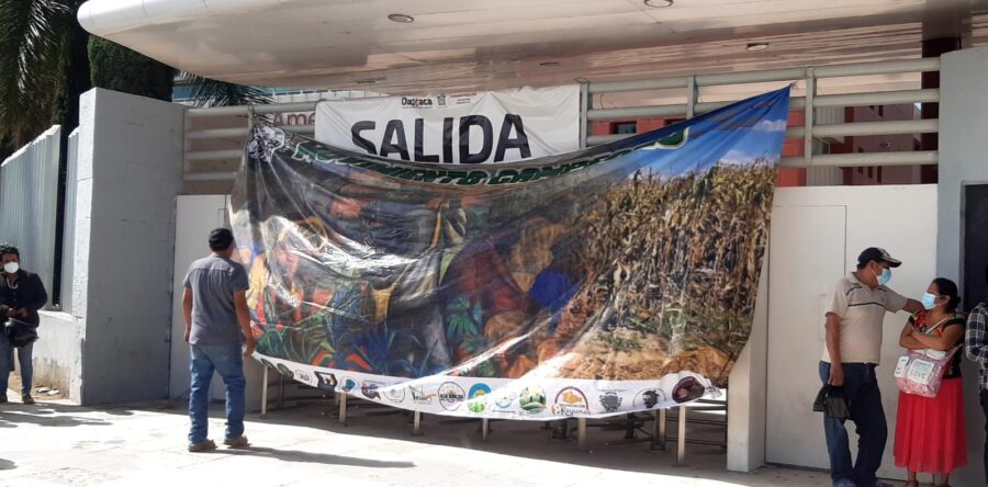 Protestan organizaciones sociales en Ciudad Administrativa