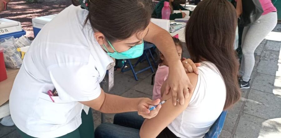 IMSS instaló módulos de vacunación contra Covid-19 para menores de edad