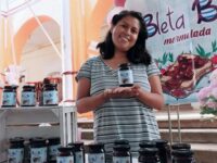 Mónica, joven nochixteca fundó “Bleta Blu” de mermeladas hace 10 años y ahora se levanta tras el covid-19.