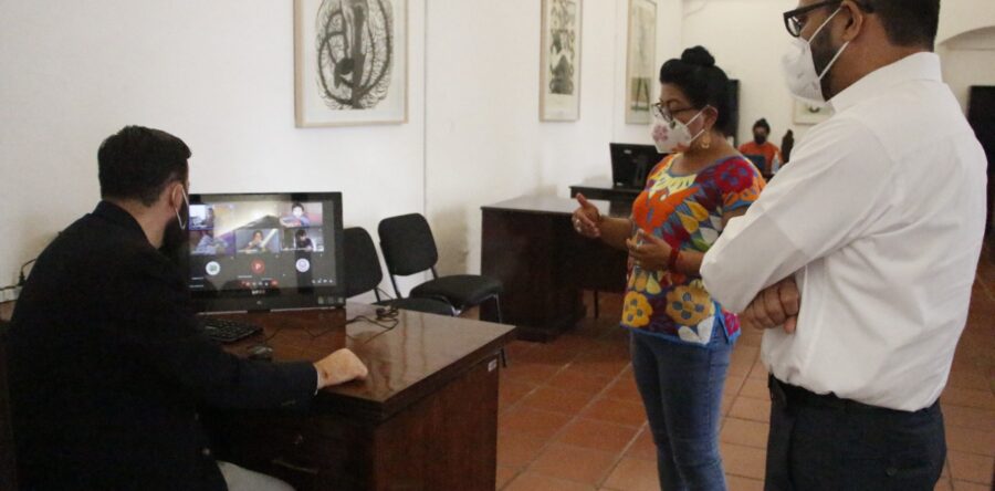 Cónsul General de Guatemala constata el trabajo de la Casa de la Cultura Oaxaqueña