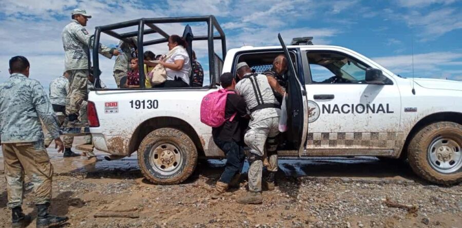 Sociedad rebasa a la crítica o la crítica se aparta de la sociedad: Carlos Ramírez