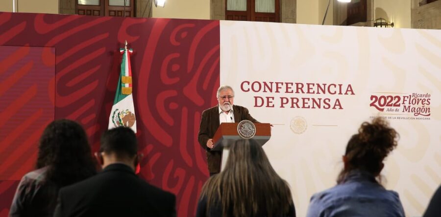 Error: verdad o debido proceso; Encinas sobrepolitizó Ayotzinapa: Carlos Ramírez