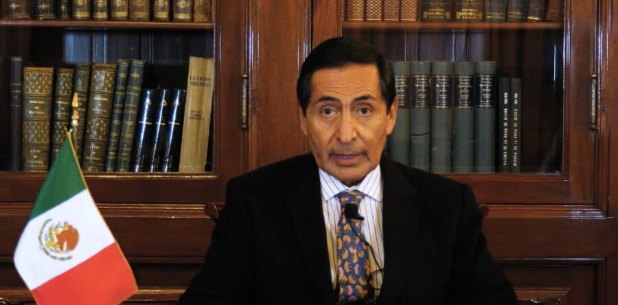 Crisis porque los hacedores responsables no son adivinos: Carlos Ramírez