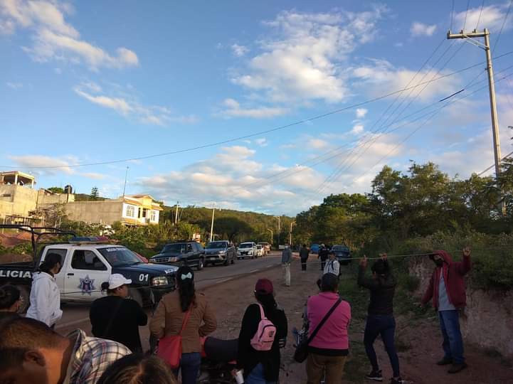 Realizan bloqueo en Huajuapan de León para exigir 19.6 MDP
