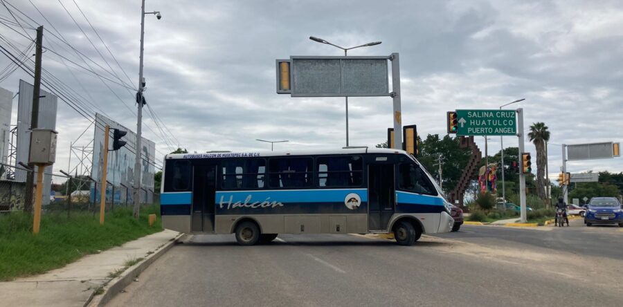 Continúan los bloqueos en la ciudad de Oaxaca