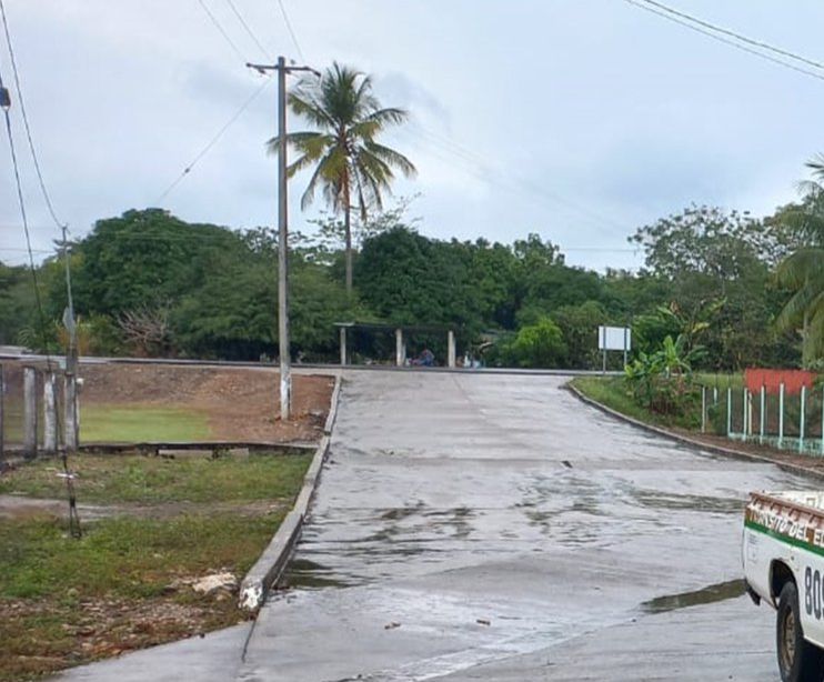 Lluvias dañan calle en Soyaltepec
