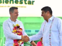 Sella AMLO alternancia de terciopelo Murat-Jara: Alfredo Martínez de Aguilar