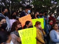 Proveedores de uniformes escolares exigen el pago correspondiente de lo que se les adeuda