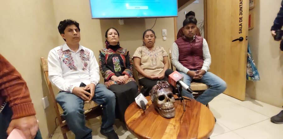 Artesanos oaxaqueños realizan una exposición de “Día de Muertos” en Arizona