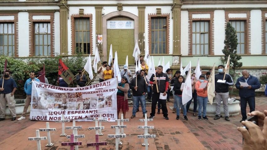 Protestan víctimas y familiares Ikoots en la Fiscalía