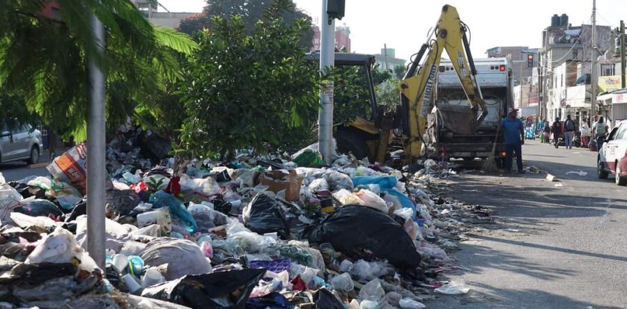 Ayuntamiento capitalino levantó 50 toneladas de basura del Periférico