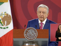 AMLO garantiza el Zócalo libre para la marcha por la defensa del INE