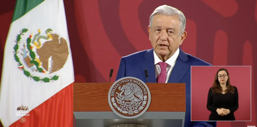 AMLO garantiza el Zócalo libre para la marcha por la defensa del INE