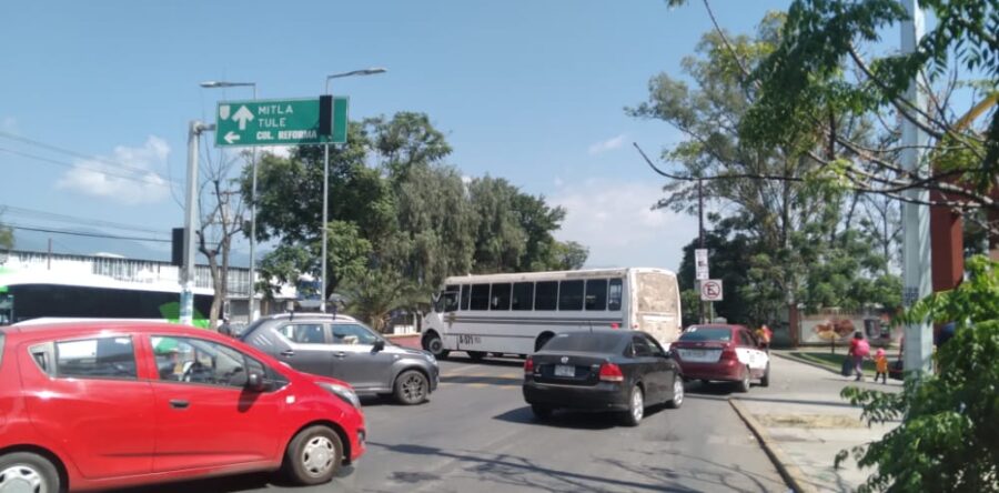 Urbaneros realizaron bloqueos por el operativo contra el alza al pasaje