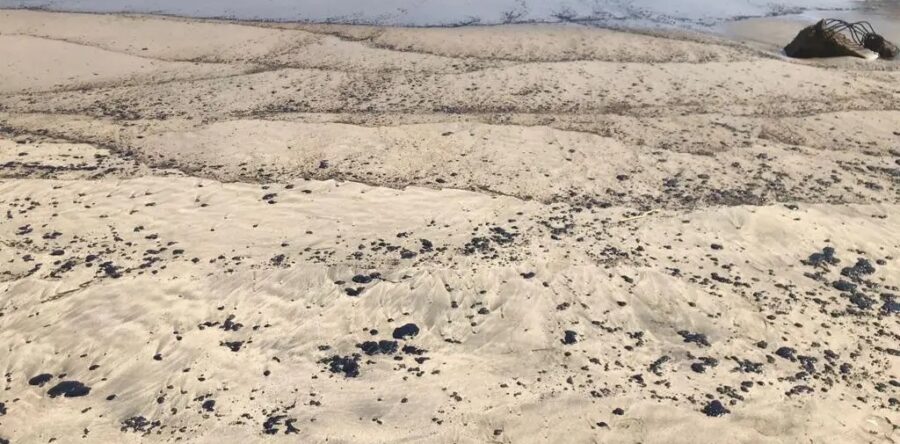 Detectan nuevo derrame de hidrocarburo en playas de Salina Cruz