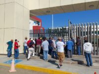 Protestan transportistas de Huazolotitlán en el Congreso del Estado