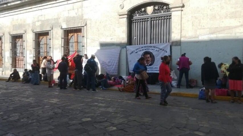 FUDI protesta en el Palacio de Gobierno y en la JLCyA