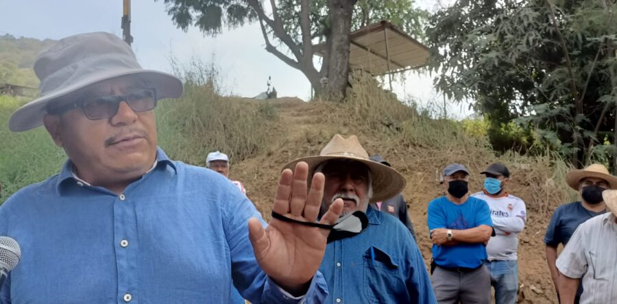 Ejidatarios de Pueblo Nuevo protestan por la obra en la calle Libertad