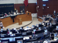 Senado aprueba plan B de reforma electoral de López Obrador; Monreal vota en contra