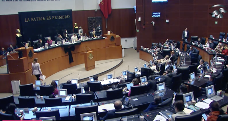 Senado aprueba plan B de reforma electoral de López Obrador; Monreal vota en contra