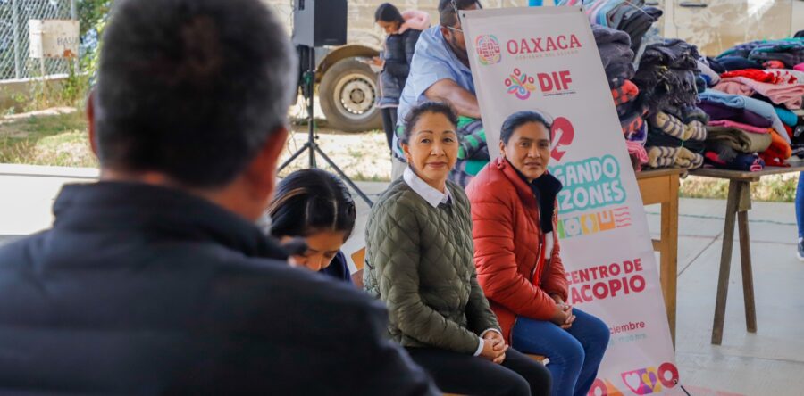 Continúa la entrega de ropa abrigadora en comunidades de Oaxaca: DIF estatal