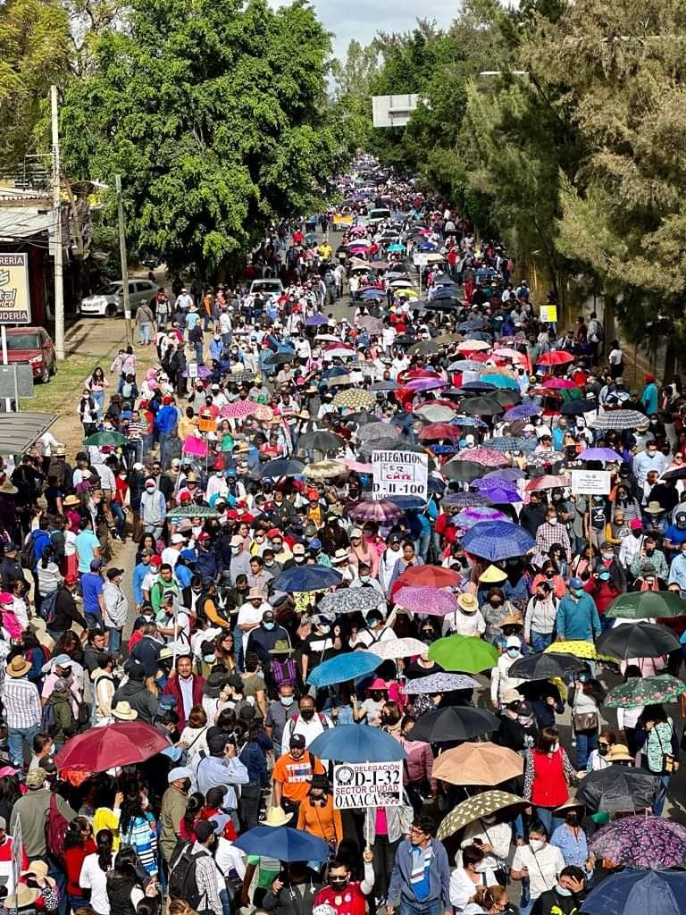 Marcha la Sección 22 para fijar su postura ante el nuevo gobierno