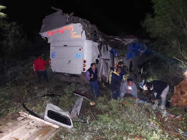 3 fallecidos y 36 lesionados es el saldo del accidente en Ixtlán