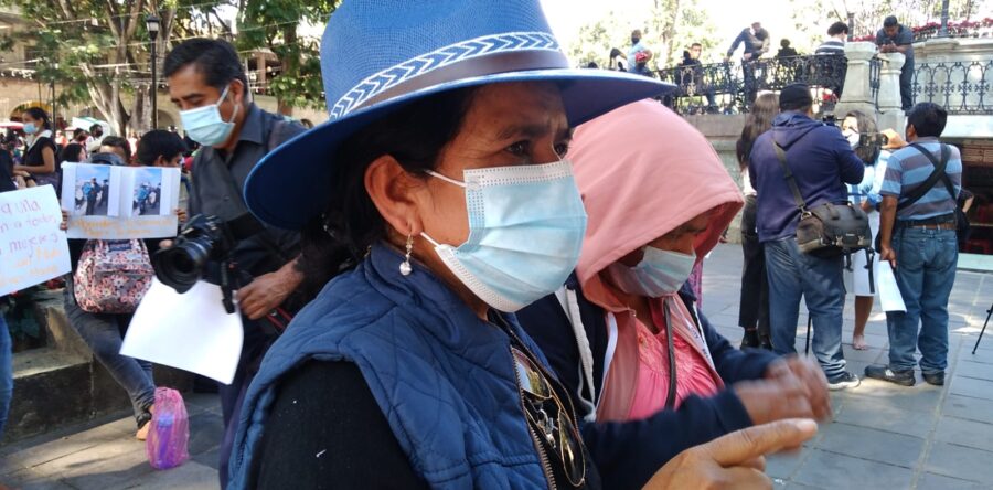 Exigen liberación de dos mujeres retenidas en Peras