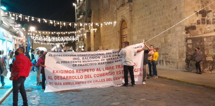 Comerciantes establecidos piden calles libres, sin ambulantes