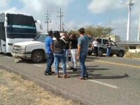 Dos bloqueos carreteros en el Istmo