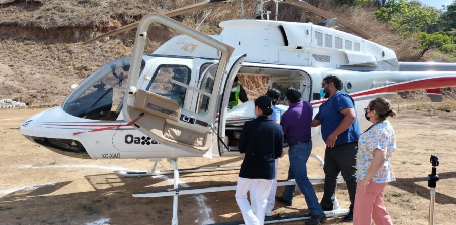 Helicóptero del Gobierno del Estado traslada a joven mujer con embarazo de alto riesgo