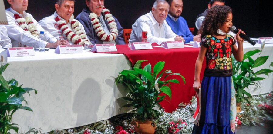 Reaperturan Gobernador del Estado y Paco Ignacio Taibo II la Librería EDUCAL-FCE “Ricardo Flores Magón”