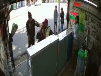 Asaltan a joven en la Central de Abasto ante la mirada inerte de varias personas