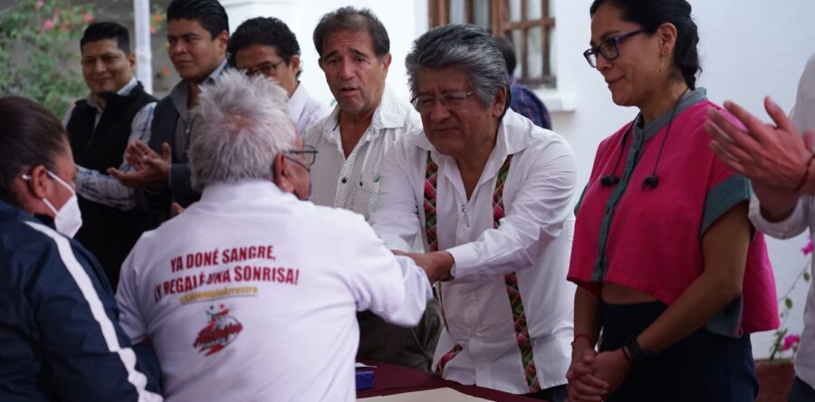 Beneficia municipio de Oaxaca de Juárez a adultos mayores con prótesis dentales