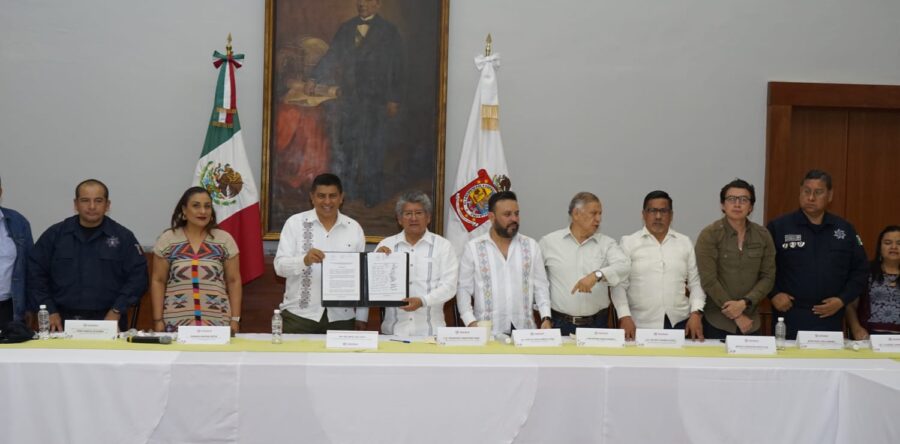 Firman Ayuntamiento capitalino, gobierno del estado y organizaciones un gran acuerdo para la dignificación del mercado de abasto