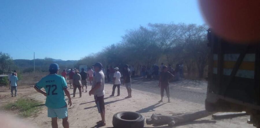 Se registra bloqueo carretero en Salina Cruz – Huatulco tramo El Coyul