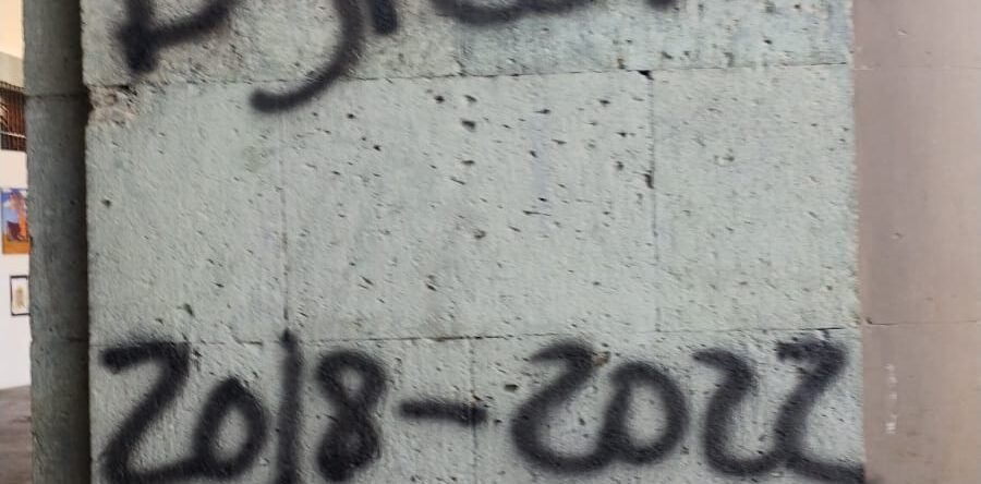 Normalistas radicalizan su protesta en Palacio de Gobierno